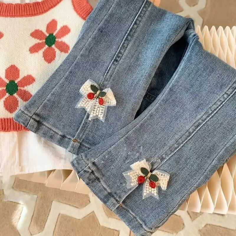 Jeans Girls pants 2023 Spring and Autumn Outwear Slim fitting jeans Childrens flared pants Little girls stretch denim pants