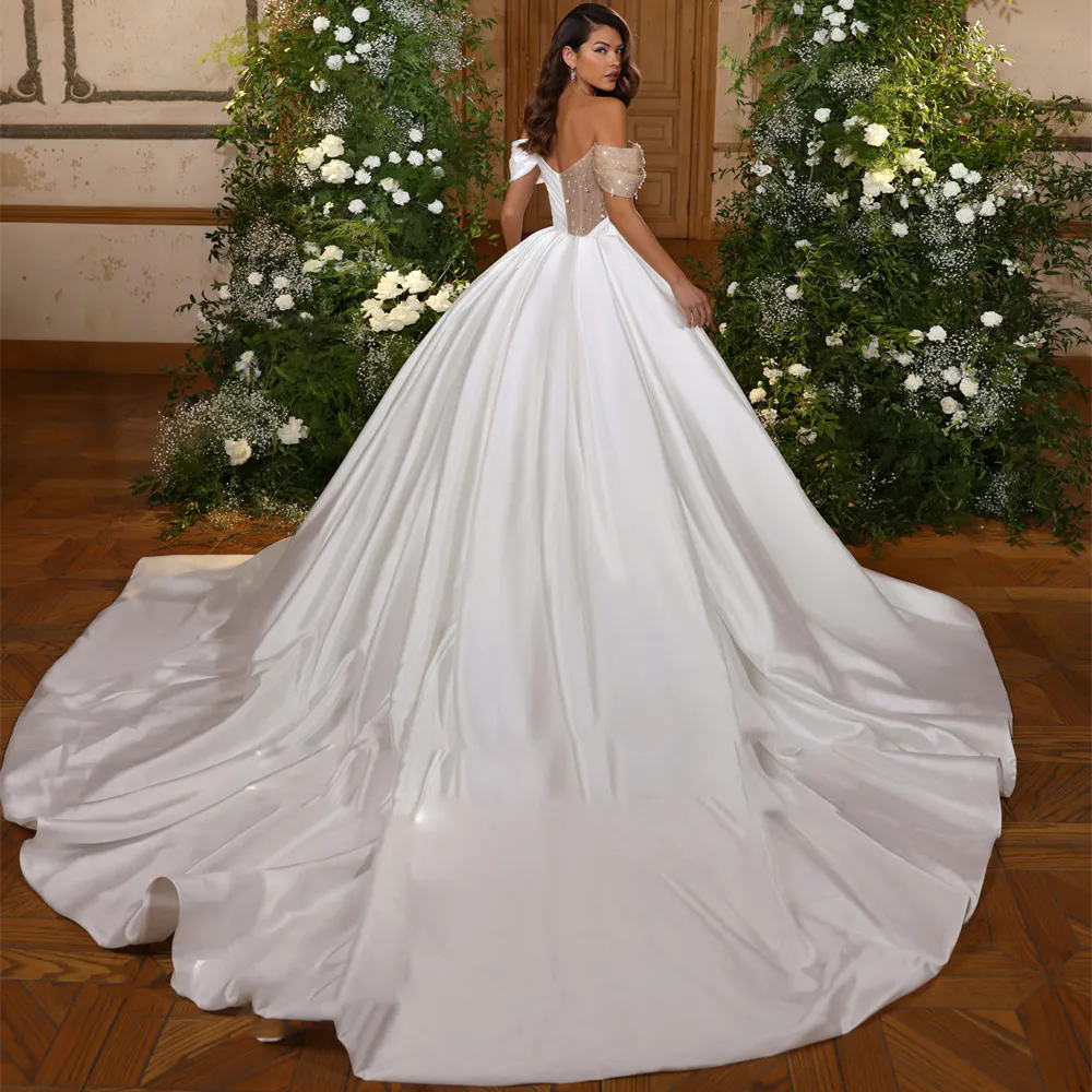 Fashion Beach Wedding Dresses A-Line Off Shoulder Appliques Lace Bridal Gowns Tulle Sweep Train Bohemian Wedding Dress 01