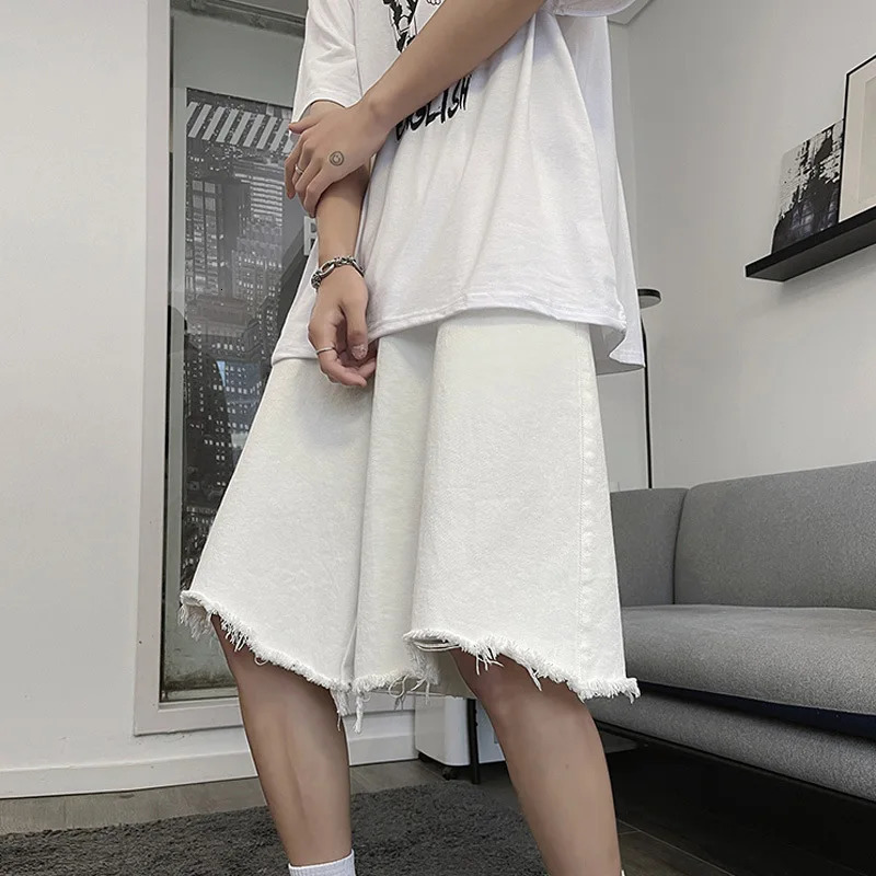 Raw Edge Denim Shorts Men Wide Leg Baggy Knee Length Spring Summer Trendy Temperament Sporty Vitality Ripped Solid Simple Ins 240807