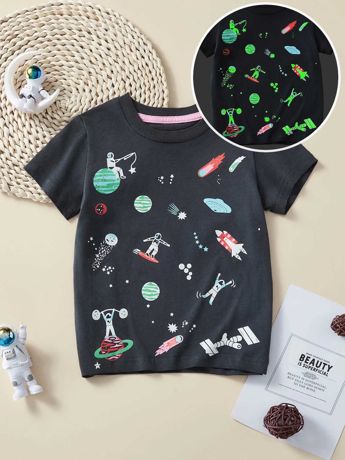 Childrens casual cotton luminous short sleeved T-shirt cartoon astronaut spaceship print summer breathable fashionW240718