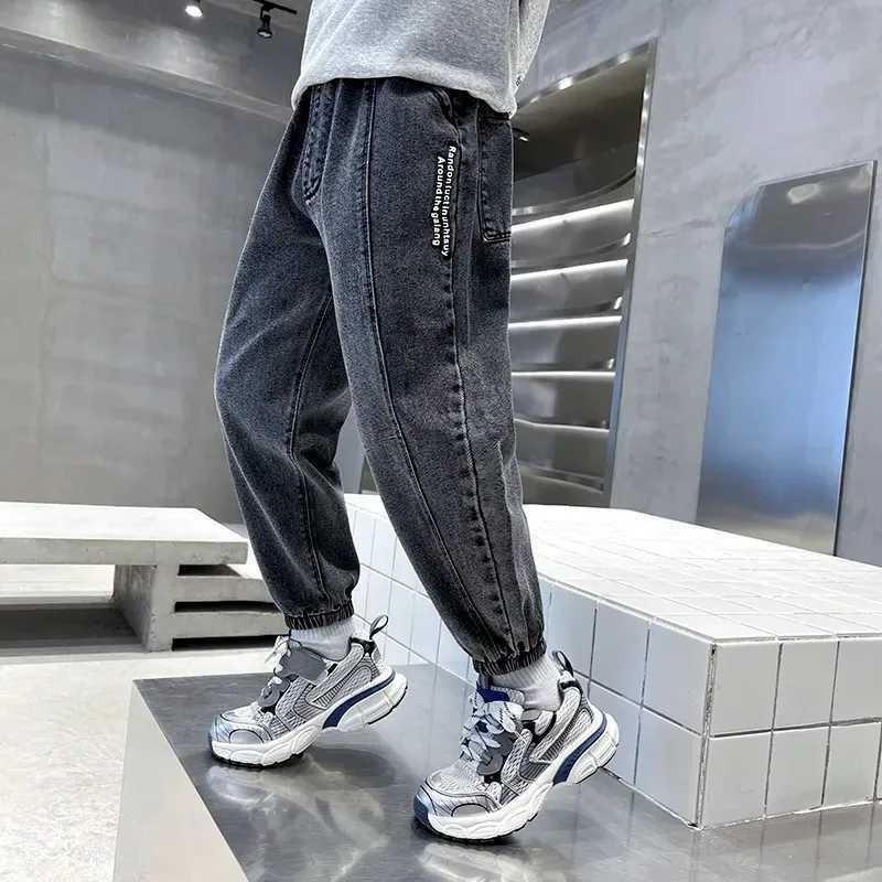 Jeans Boys Jeans Spring and Autumn New Handsome Middle and Big Boys Loose Pants Teenage Boys Jeans Trousers Korean