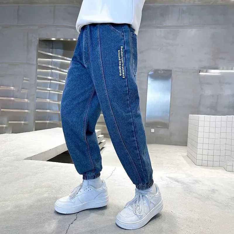 Jeans Boys Jeans Spring and Autumn New Handsome Middle and Big Boys Loose Pants Teenage Boys Jeans Trousers Korean