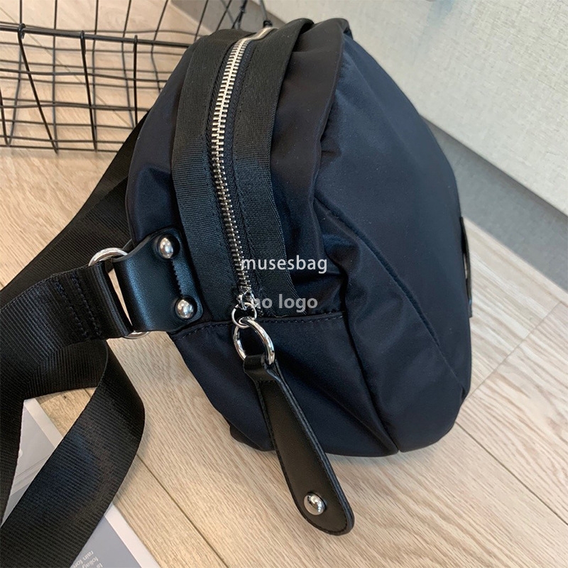 The new Korean version of Oxford cloth crossbody with a single shoulder fashion women's bag lightweight shell practical small bag wholesale