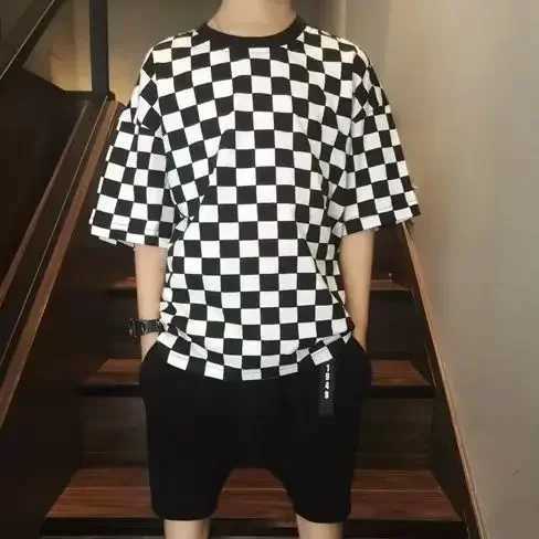 Boys summer childrens cotton T-shirt 2024 new black and white checkerboard grid Korean short sleeved fashionable loose hip-hop T-shirtW240718
