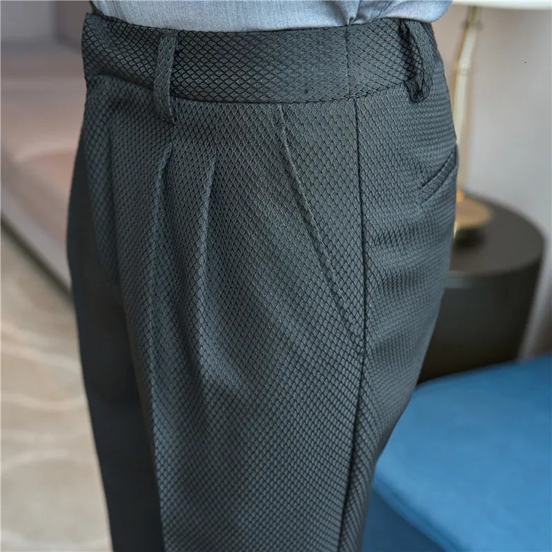 Spring and Autumn Men Waffle Pants Business Casual Fashion Texture Advanced Pleated Design Comfortable Straight leg Hombre 240806