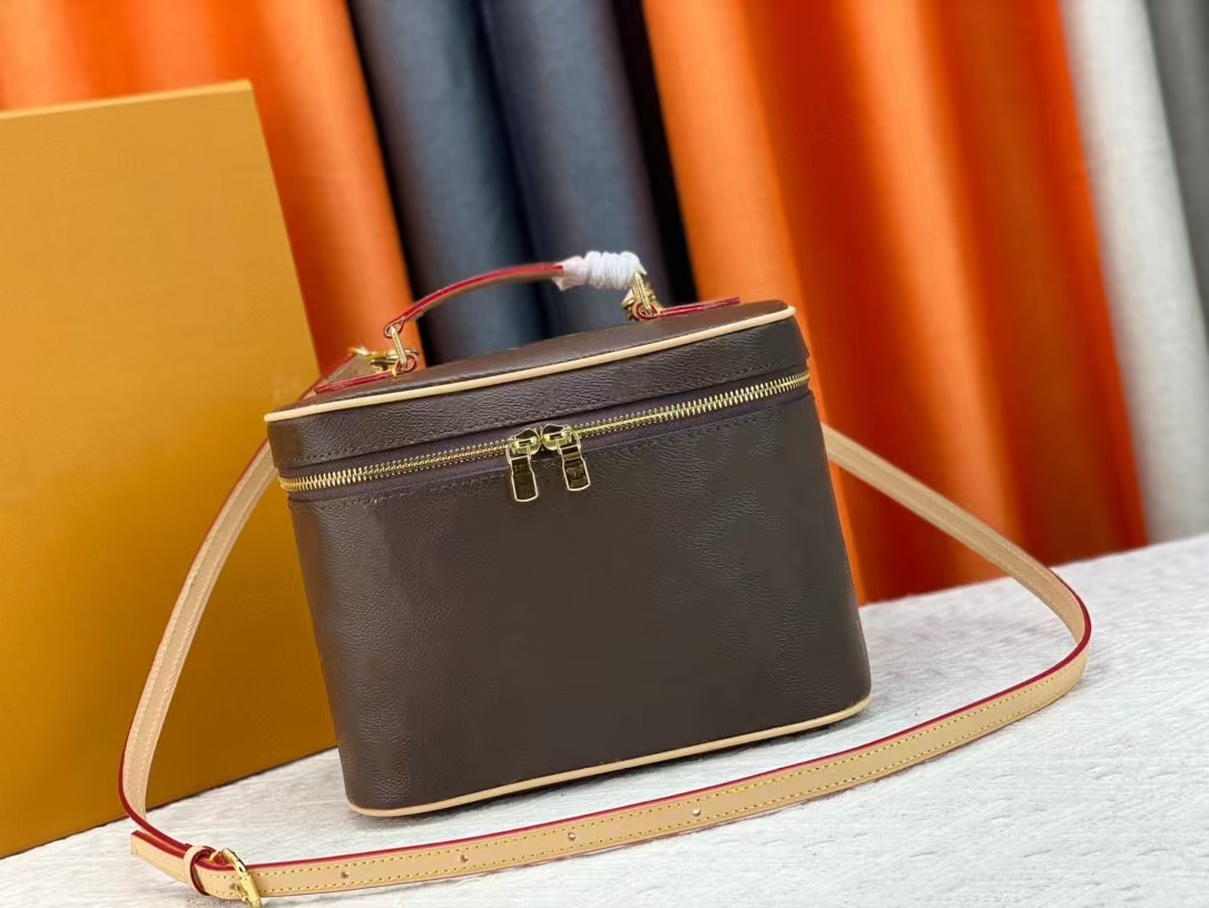 Designer women's bag Luxury makeup case bag High quality Top bag Natural leather fashion large capacity bag personality gorgeous