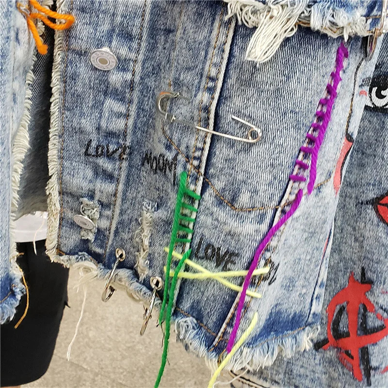 Spring Fashion Rivet Graffiti Print Holes Denim Jacket Coat Women Outerwear Streetwear Loose Casual Short Jeans Jacket Female 240806