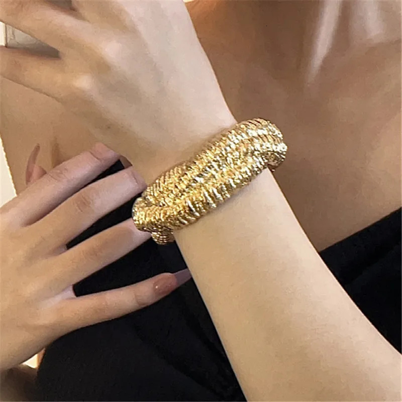 XIALUOKE Hyperbole Metal Open Irregular Extured Bracelet For Women Europe Retro Style Personality Cuff Bracelet Jewelry 240731