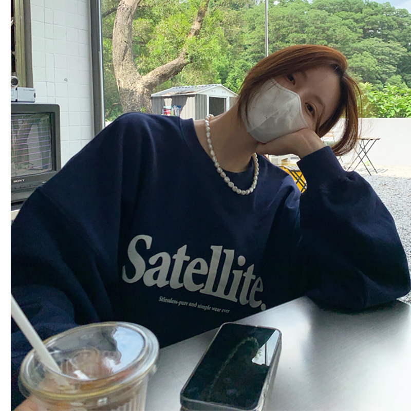 Plush loose casual hoodie for women in autumn and winter, round neck long sleeved base shirt, top, Korean women's clothing
