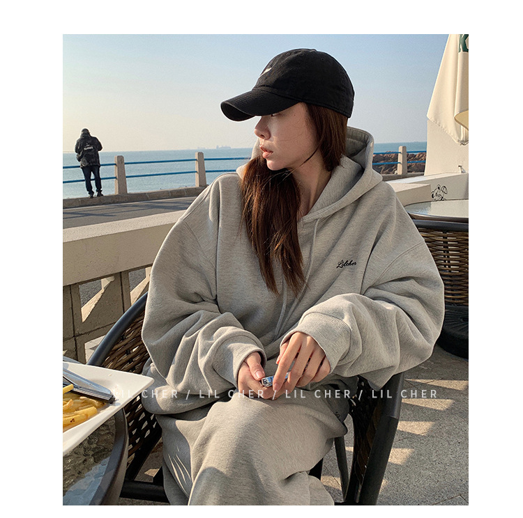Velvet hooded sweatshirt for women in autumn and winter, loose fitting Korean version, new student top, women's clothing