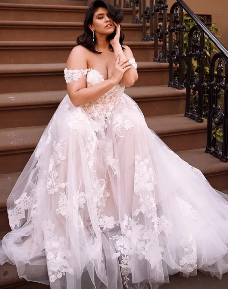 Long Sleeve Bridal Gown Sexy Appliques Floral Beading Wedding Dress Floor Length Open Back Cut-out Handmade Lace Brides Dresses 01