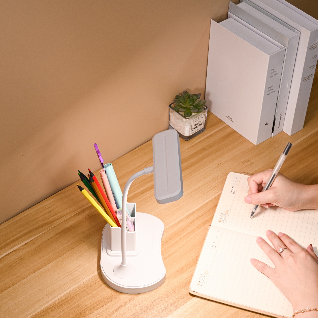 Eco-Friendly USB Powered LED Table Lamp with Switchable Lighting Colors Ideal for Study and Work Areas