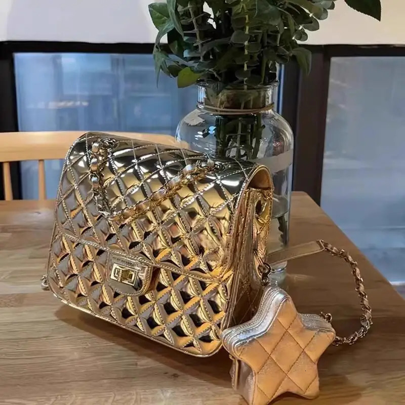 Fashion Womens Backpack High Quality Leather Shoulder Bags Female Star Decor Small School Bags High-end Chain Rhombic Handbags 240806