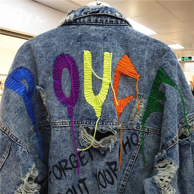 Spring Fashion Rivet Graffiti Print Holes Denim Jacket Coat Women Outerwear Streetwear Loose Casual Short Jeans Jacket Female 240806