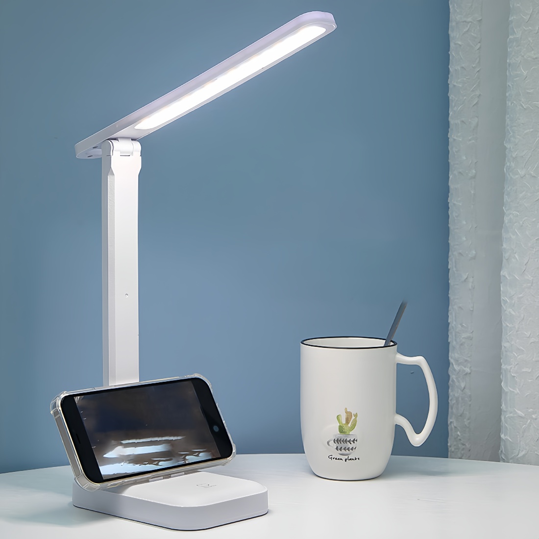 Compact USB-Powered LED Touch Table Light with Built-in Radio Versatile Readling and Desk Illumination Solution