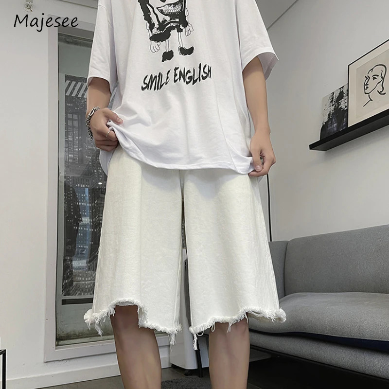 Raw Edge Denim Shorts Men Wide Leg Baggy Knee Length Spring Summer Trendy Temperament Sporty Vitality Ripped Solid Simple Ins 240807