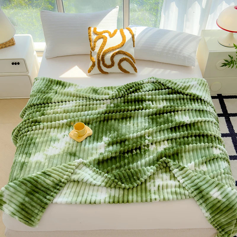1pc Gradient Green Flannel Thickened Stripe Blanket Multi-Purpose Fluffy Soft Warm Comfortable For Bedroom Sofa Travel Shawl 240806