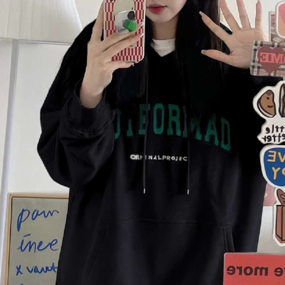 Velvet hooded sweatshirt for women in autumn and winter, new loose letter printed Korean fashion student coat, long sleeved top trend