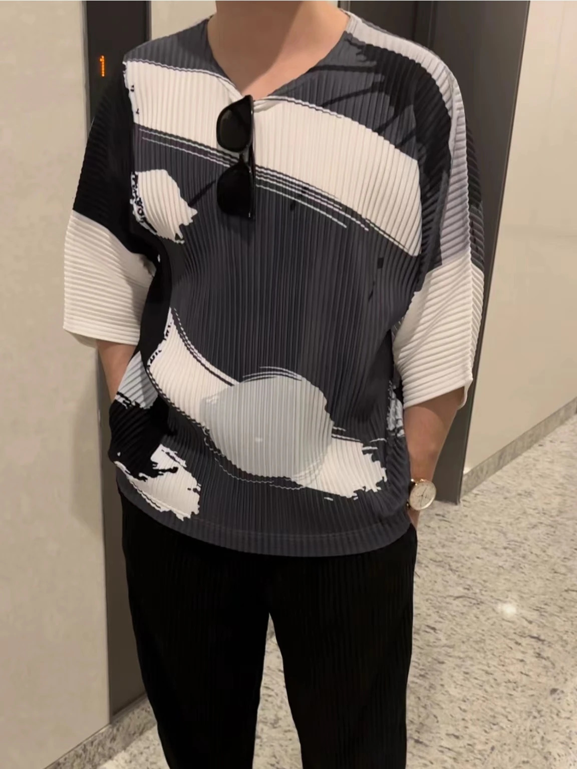ALSEY Miyake O-neck short sleeved graffiti Japanese streetwear fashion T-shirt loose pleated abstract printing trend elastic top240807