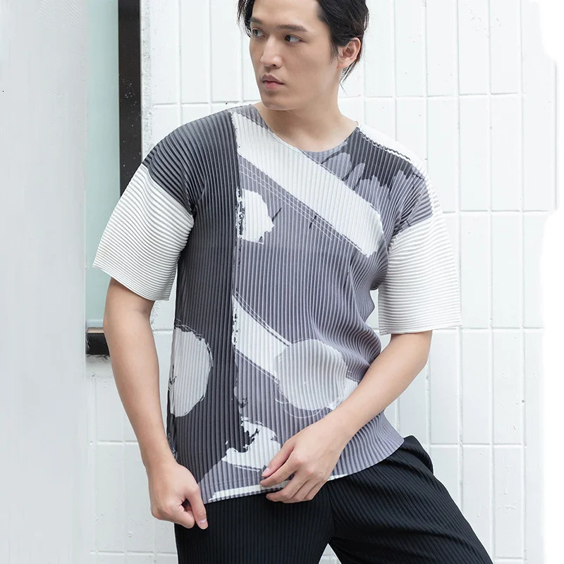 ALSEY Miyake O-neck short sleeved graffiti Japanese streetwear fashion T-shirt loose pleated abstract printing trend elastic top240807