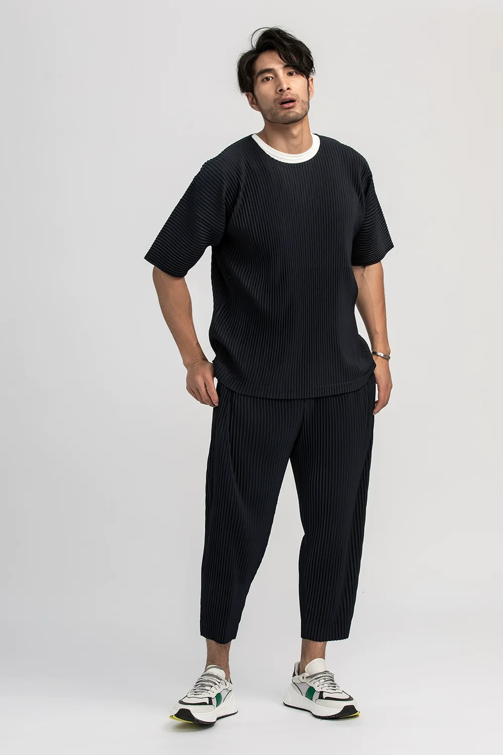 Miyake Pleated Pants Solid Tapered Pencil Fourseason Casual Bottoms Japenese Streetwear Men y240820