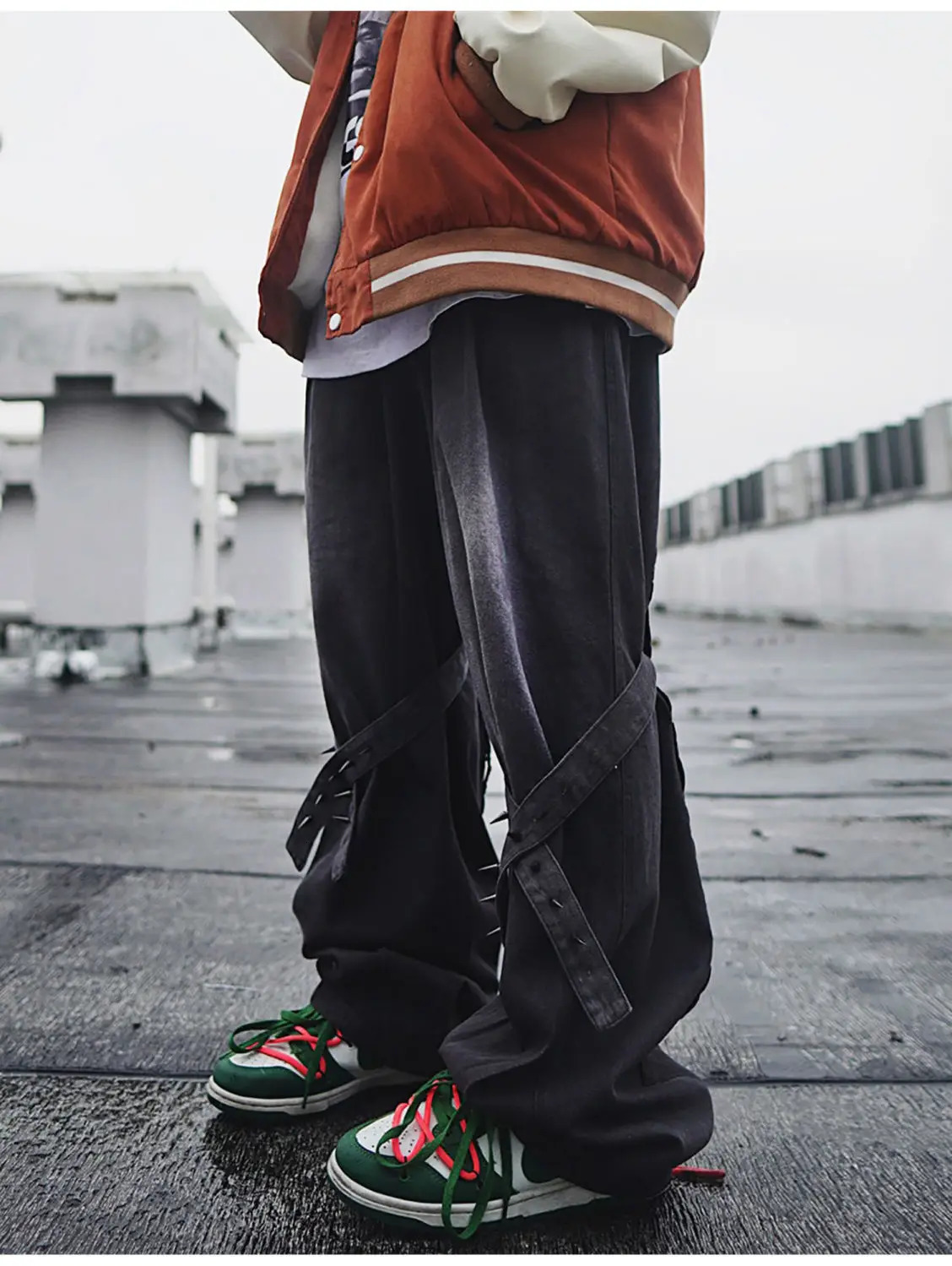 Punk Bell Bottom Jeans Men Hip Hop Denim Trousers Male Oversize Flare Pants Y2K Japanese Streetwear Rivet Vintage Loose 240807