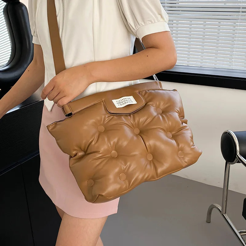 Winter personalized cross body space cotton soft PU leather mens and womens lazy style large capacity bag 240807 a110