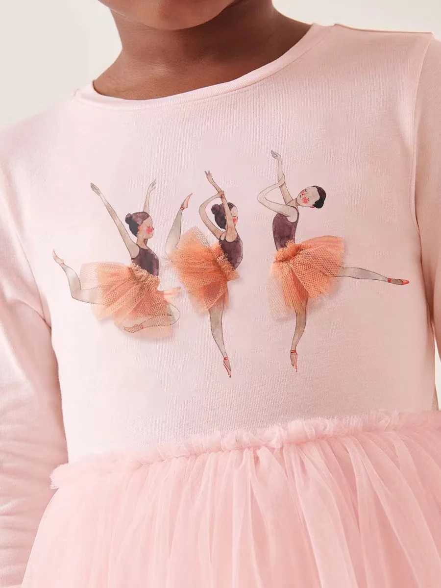 2-7-year-old childrens fashion dress girls long sleeved floral dress wear New Years clothing for birthday partiesW240720