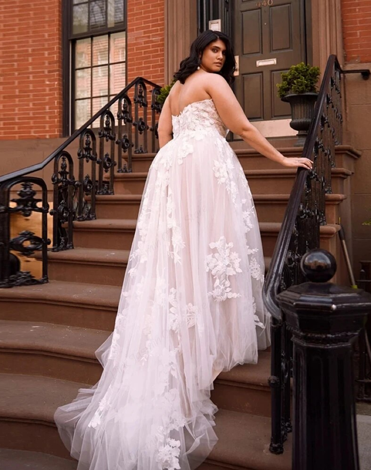 Long Sleeve Bridal Gown Sexy Appliques Floral Beading Wedding Dress Floor Length Open Back Cut-out Handmade Lace Brides Dresses 01