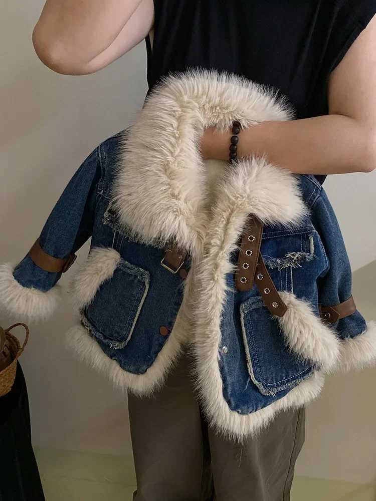 Parkas Winter Season Girl New Fur Lapel Collar Thickening Cowboy Coat Plush Outerwear Fashion 2023 Long Sleeve Cool Y240803