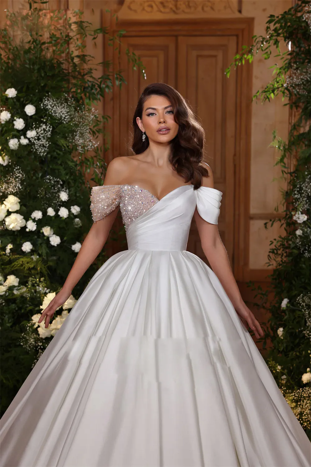 Fashion Beach Wedding Dresses A-Line Off Shoulder Appliques Lace Bridal Gowns Tulle Sweep Train Bohemian Wedding Dress 01