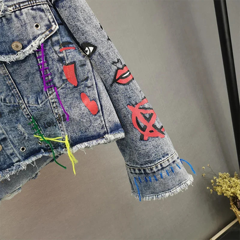 Women Diamonds Beaded Letters Graffiti Denim Coat Holes Rivets Tassels Jeans Bomber Jacket Casual Eyelet Cowboy Cardigan Jaqueta 240806