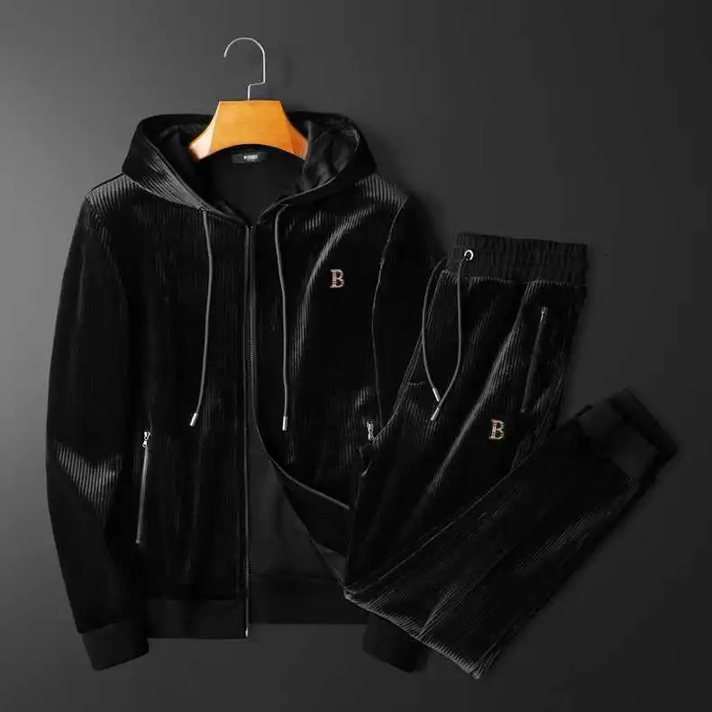 High end Leisure Sports Hooded Set Mens Gold Velvet Two piece Loose Autumn and Winter Wear 240808
