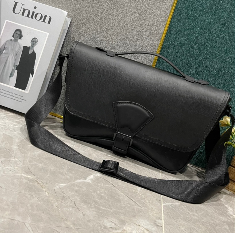 Men's Fashion Bag Designer Shoulder Bag Hand Bags Purse Luxury Crossbody Bag M46685/M23097