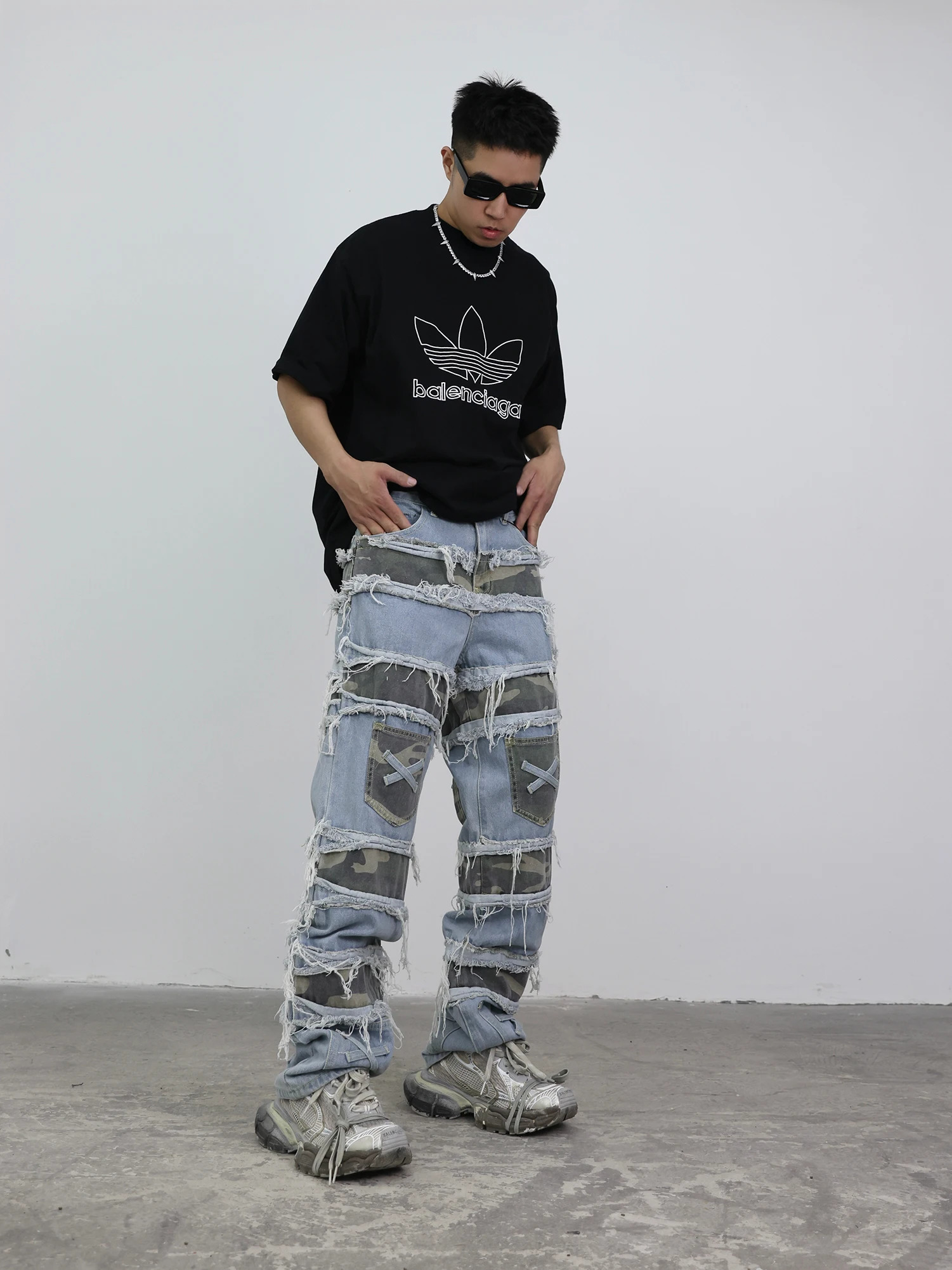 Style Vintage Washed Distressed Ripped Patch Jeans Men Street Hip Hop Erosion Camouflage Destroyed Trousers Women 240806