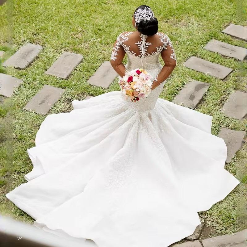 Romantic Scoop Shinny Appliques Beads Wedding Dress for Bride Chapel Train Garden African Long Sleeve Mermaid Bridal Gown