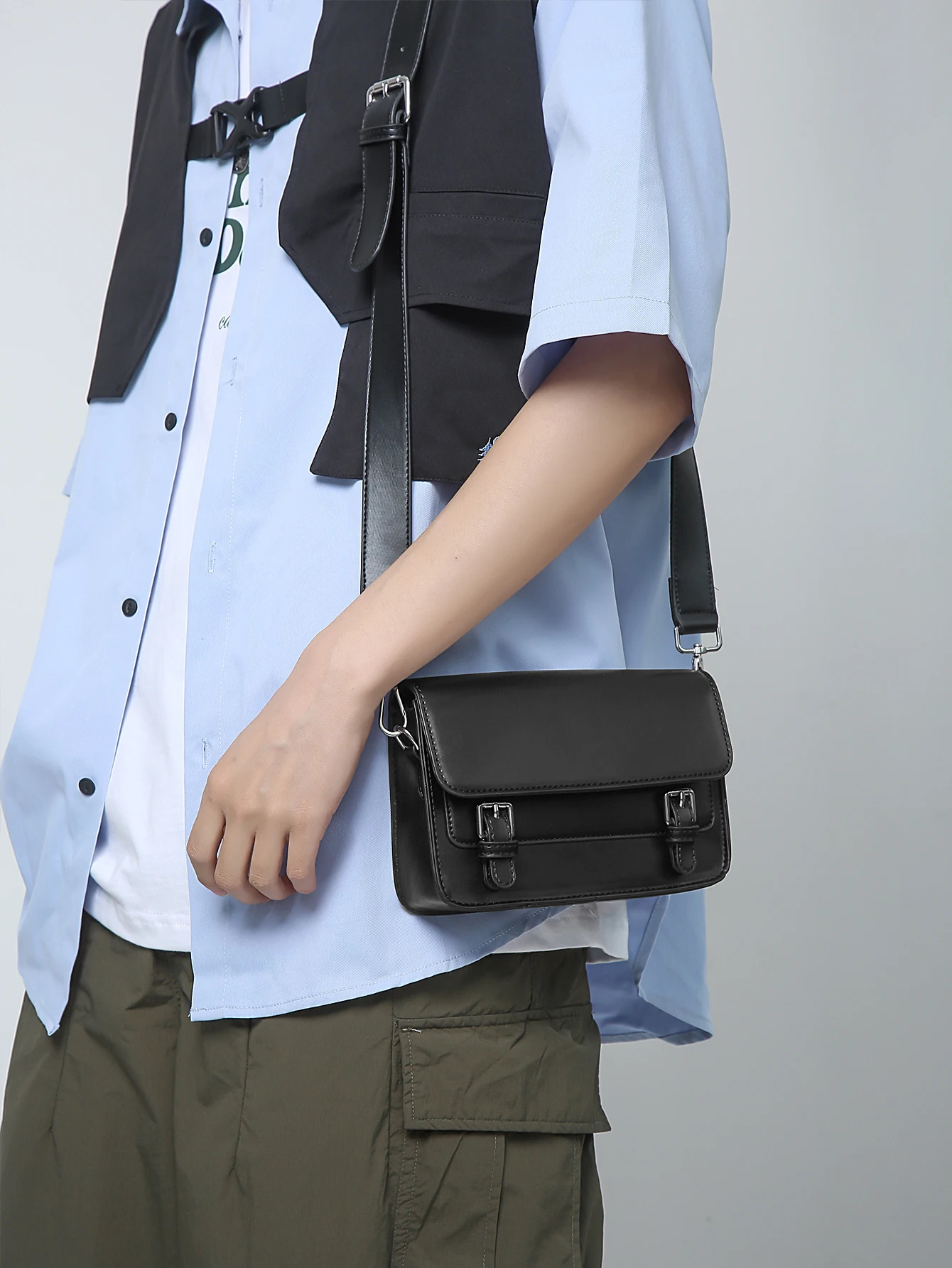 Mini black shoulder retro PU leather cross body mens messenger bag suitable for daily use 240807 06f7