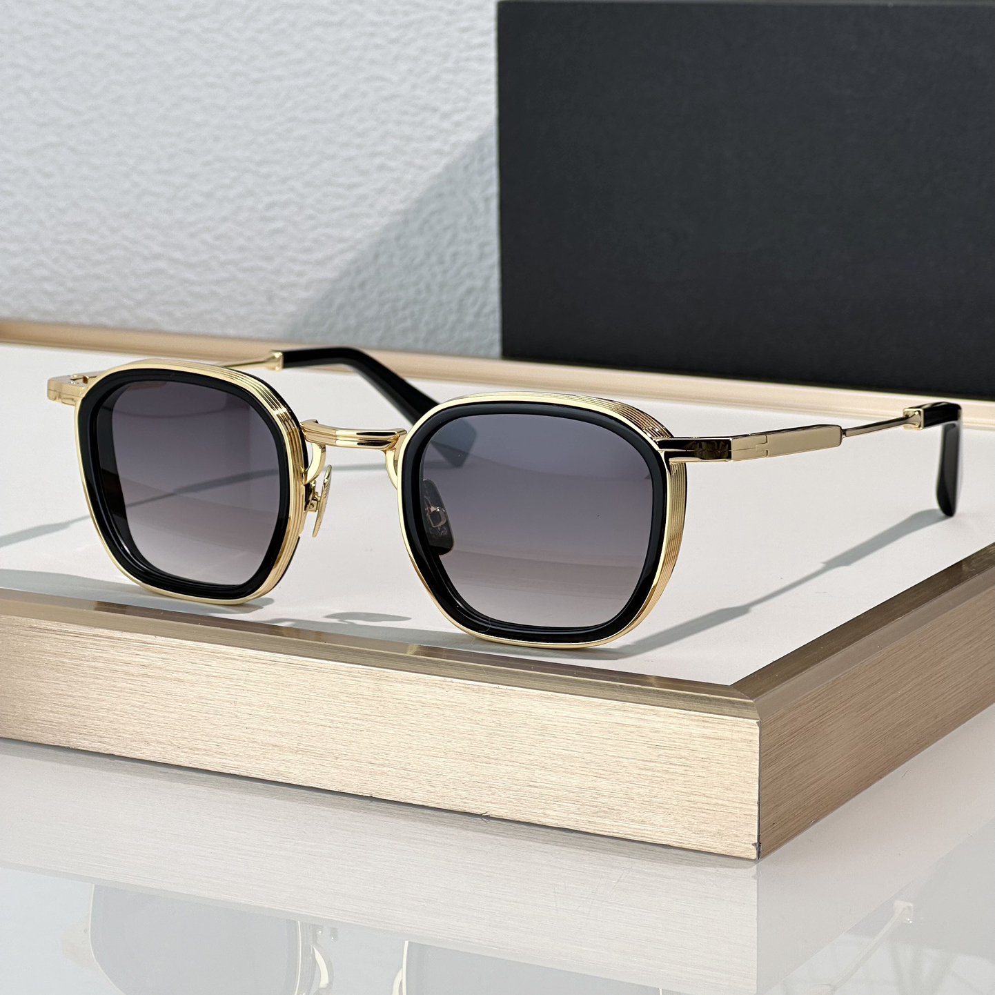 LEO2 Sunglasses For Men Women Fashion Designer Popular Summer Stylish High Street Leisure Style Anti-Ultraviolet UV400 Polygon Full Frame Glasses Random Box