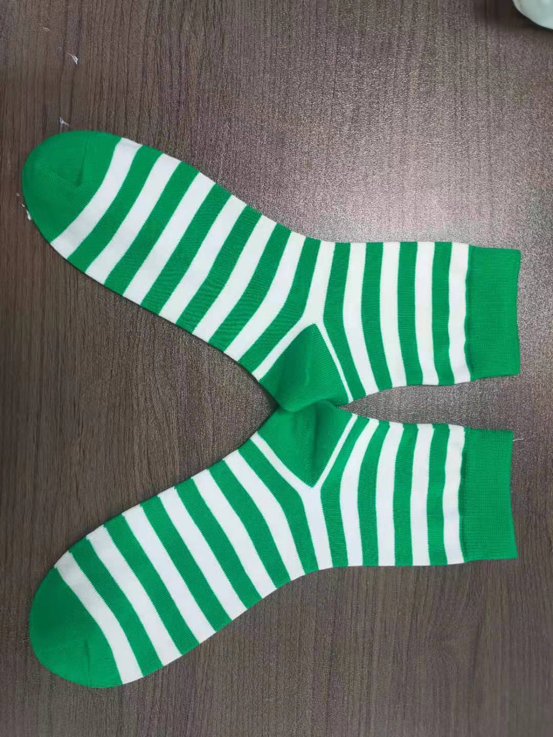 Green casual clover striped jacquard Saint Patrick thick mid length cotton socks dongdumaoyi