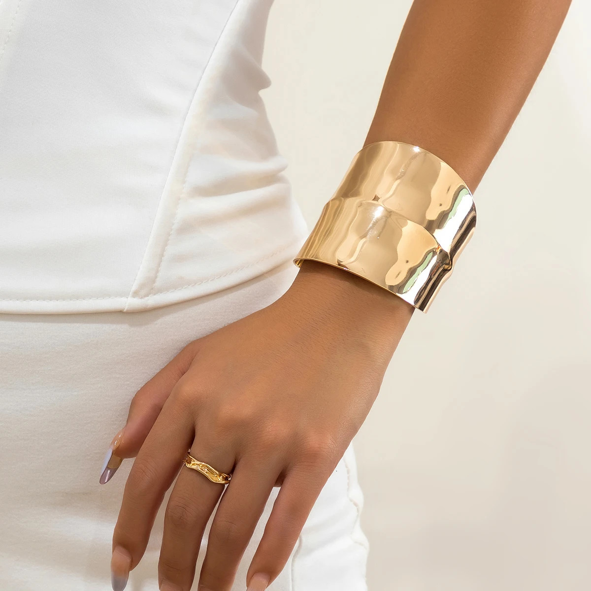 Punk Smooth Heavy Metal Chunky Open Cuff Bangles for Women Fashion Statement Goth Big Arm Bracelet Grunge Jewelry Steampunk Men 240731