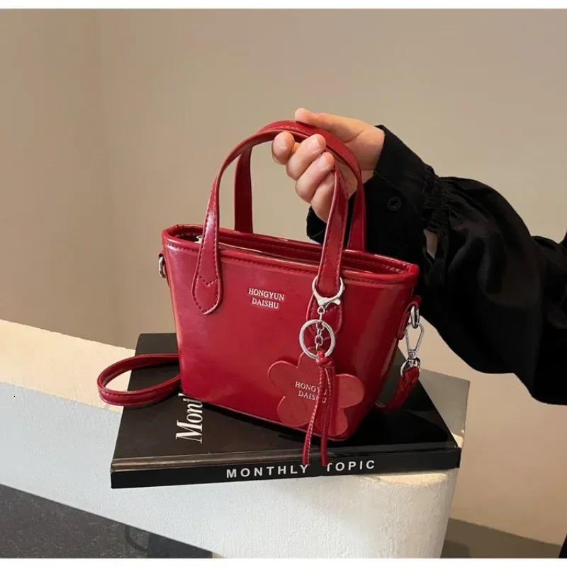 Women's PU Fashion Shoulder Crossbody Bag - Solid Color, Versatile hot Handbag for Commuting