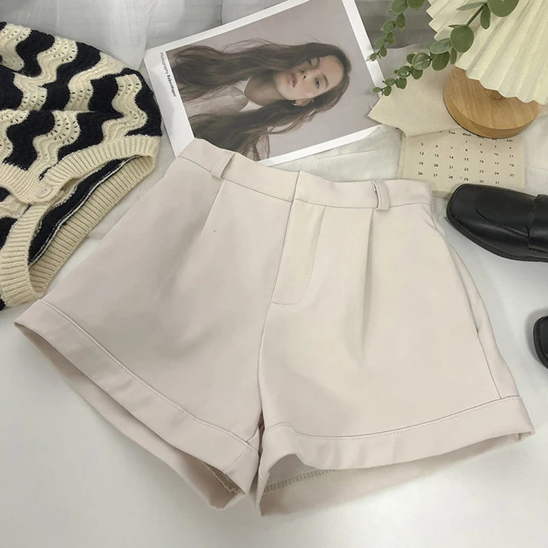 Elegant Suit Shorts Women Solid High Waist Wide Leg Shorts Office Lady Korean Fashion Black White Simple All Match Short Pants 240808