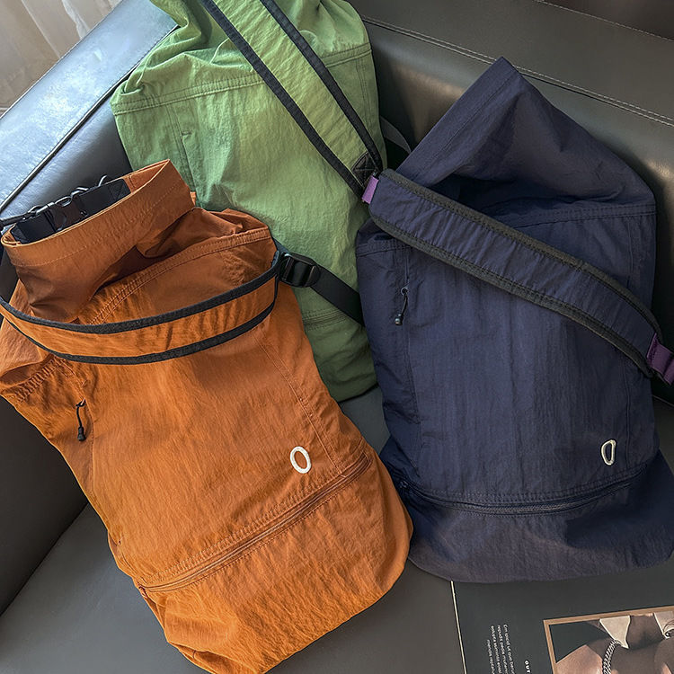 Super light! Men's and women's urban fitness wrinkle leisure outdoor sports waterproof roll mouth backpack large capacity single bag