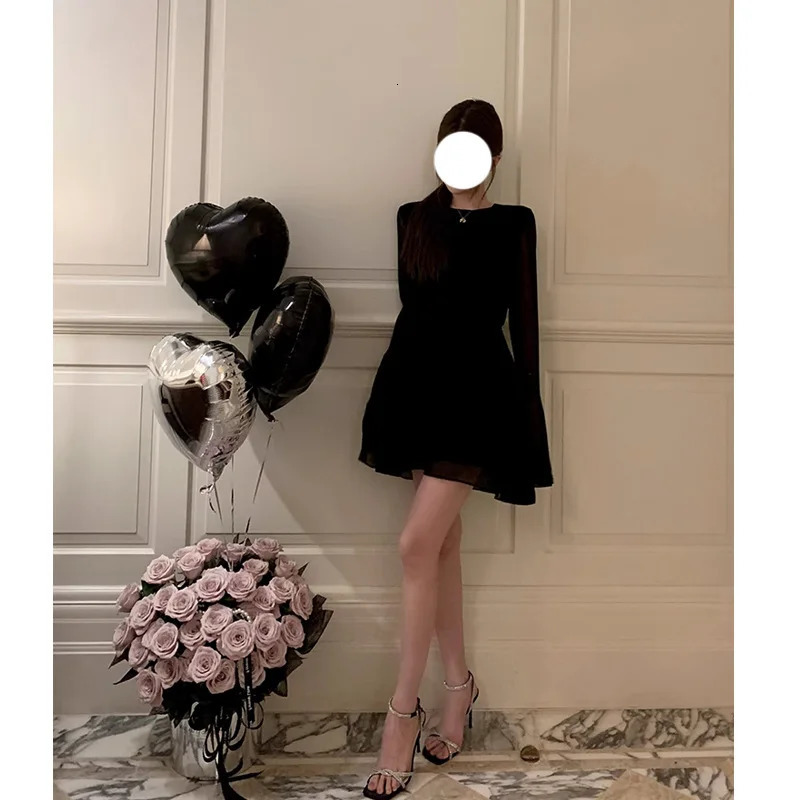 Black Sexy Backless Strap Tight Waist Long Sleeve Slim Dress Summer Fashion 240808