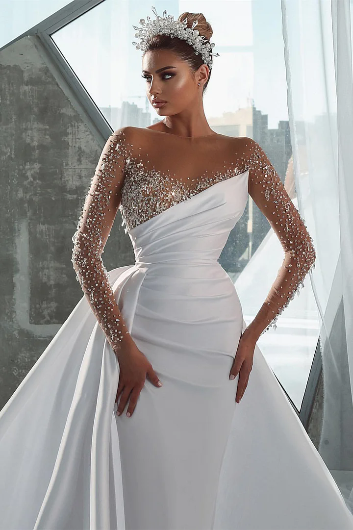 Stunning Arabic Dubai Wedding Dresses White Beading Ball Gown Long Sleeves Princess Illusion Scoop Bridal Gown Pleat Plus Size Wedding Gowns for Bride