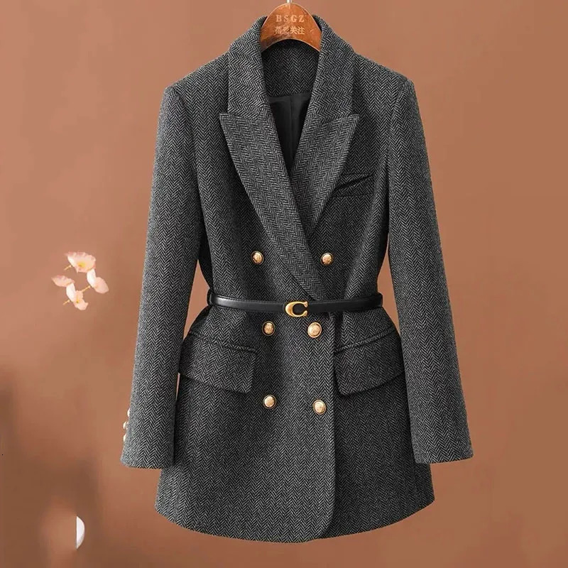 Womens retro wool jacket 2024 autumn and winter doublelayer warm womens long sleeved 240807
