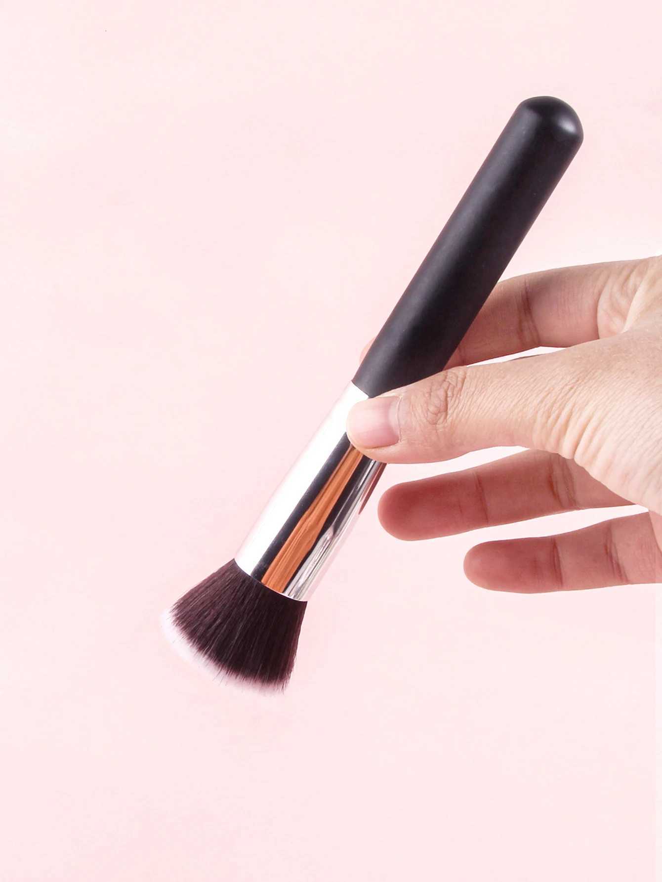 1PCS Flat Top Kabuki Foundation Brush Premium Makeup Brush for Liquid Cream and Powder Buffing Blending and Face Brush Y240807