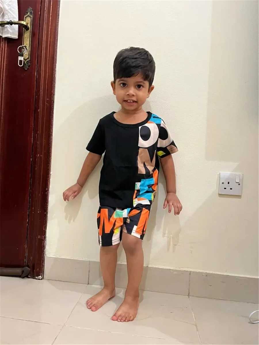 Clothing Sets New Fashion Preschool Baby and Boy Clothing Set with Alphabet Printing Cotton Short Sleeves O-neck T-shirt and 2-piece SetY241225FNSY