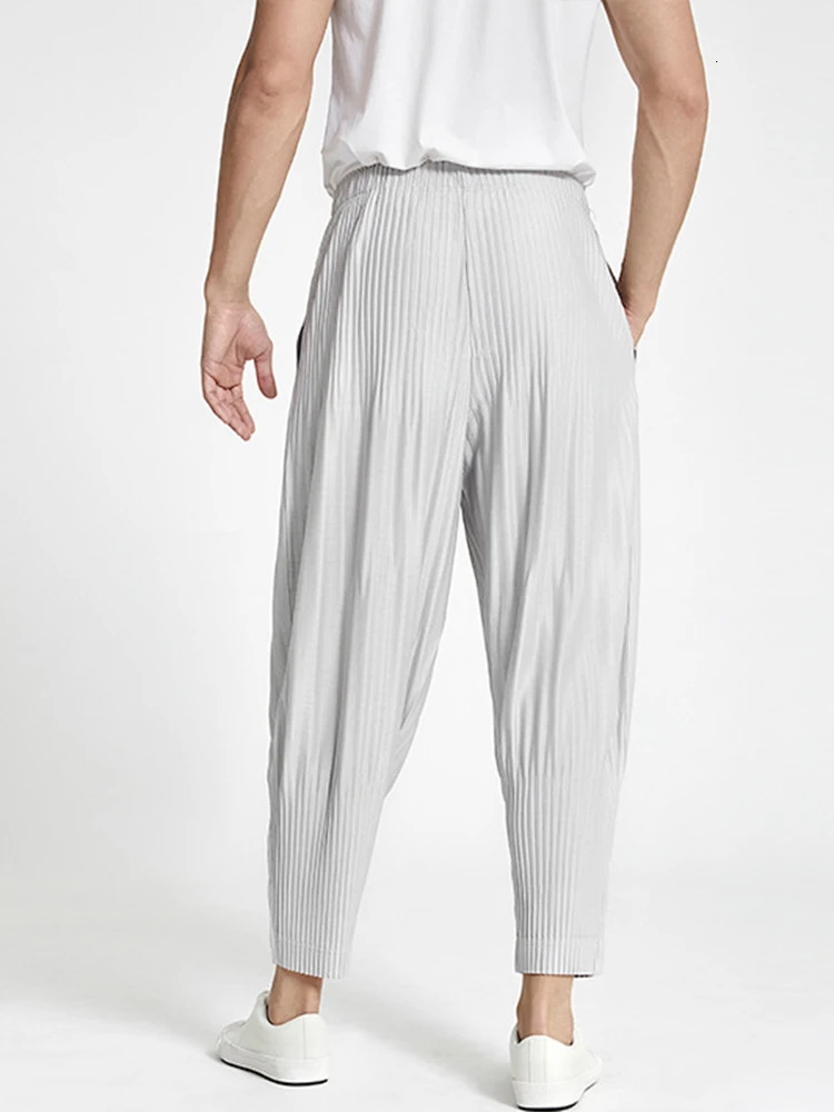 Miyake Pleated Solid Color Harem Pants Men Solid Color Pocket Elastic Waist Summer Female Loose Casual Trousers 240807