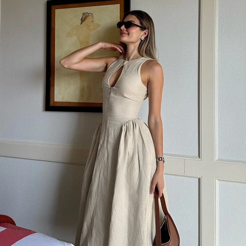 Single Button Chest Hollowed Out Long Dresses Elegant Side Pleated Sleeveless O Neck Maxi Dress Women High Streetwear Robes 240808